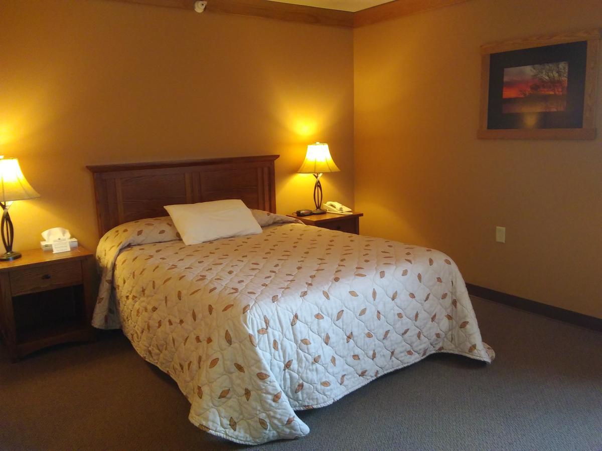 Prairie Inn & Suites Holmen Екстериор снимка