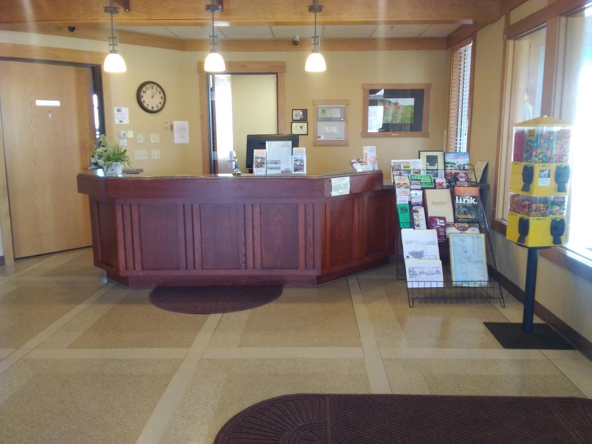 Prairie Inn & Suites Holmen Екстериор снимка